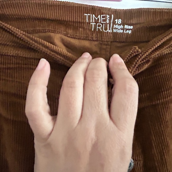 Pants - Picture 5 of 6